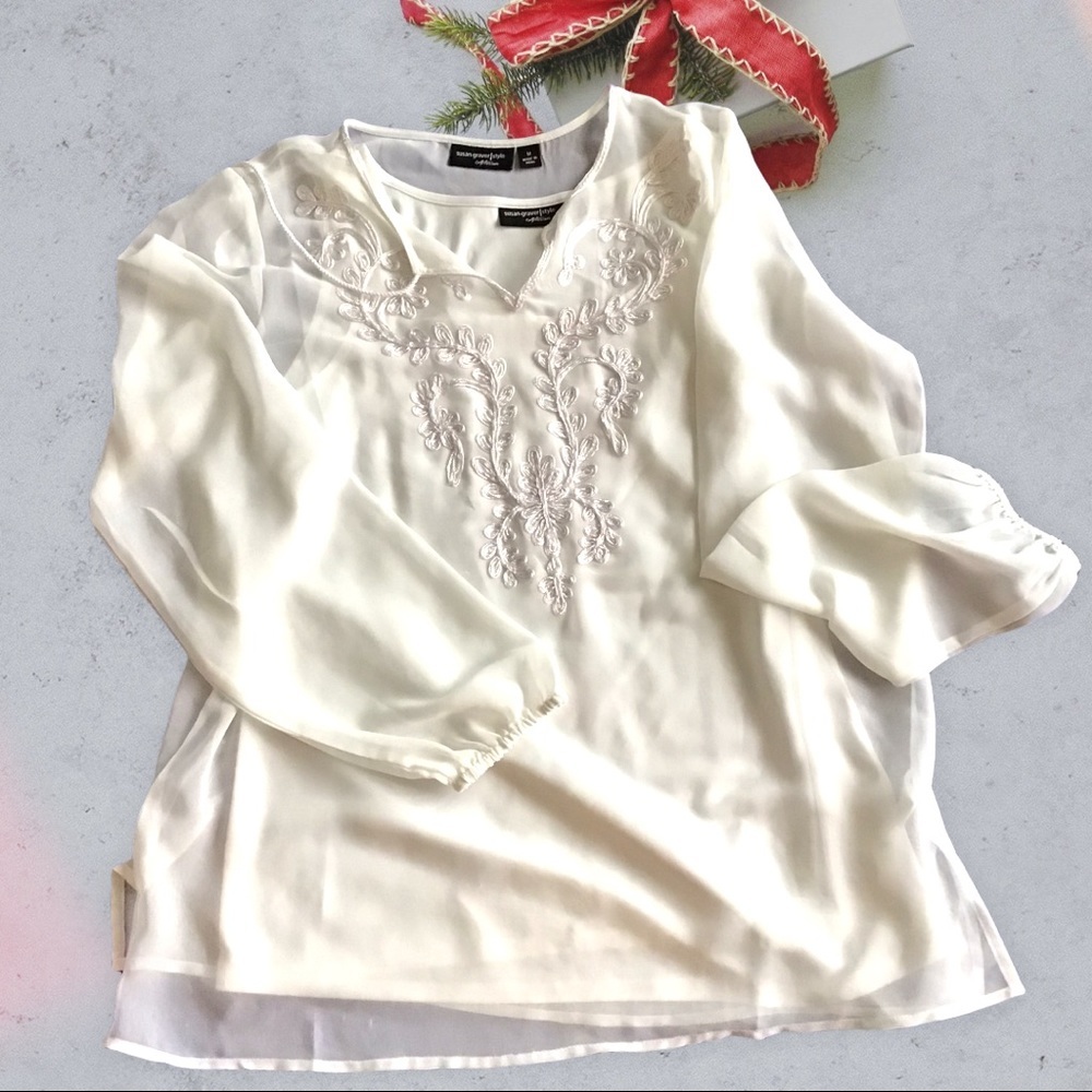 ⚡️NWOT Beautiful 2 piece top⚡️